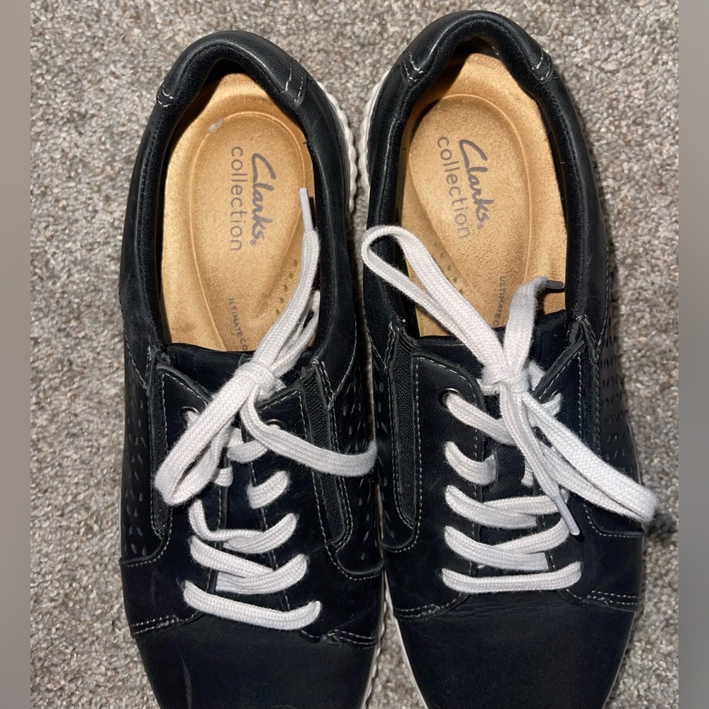 Clark’s Women’s 9 black leather sneaker casual lace up - Picture 8 of 9